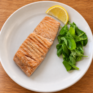 Salmón rosado grillado