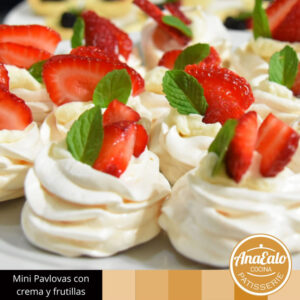 Mini Pavlovas crema y frutillas