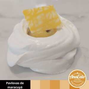 Mini Pavlovas maracuyá y CH BL