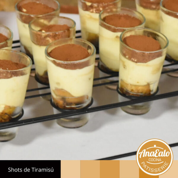 Shots Tiramisú