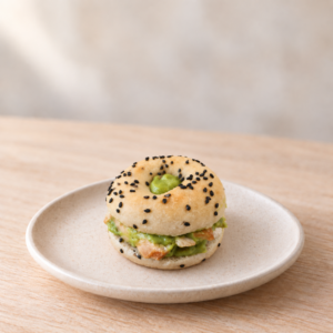 Bagel pollo y guacamole