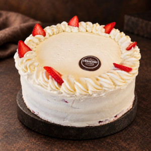 Torta Bizcochuelo Bariloche, crema y frutillas GRANDE